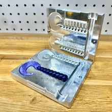 Load image into Gallery viewer, Curly Grub 3.5” Mold