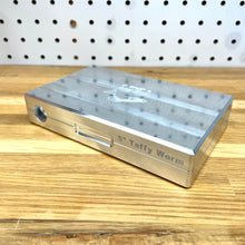 Load image into Gallery viewer, 5" Taffy Worm Mold